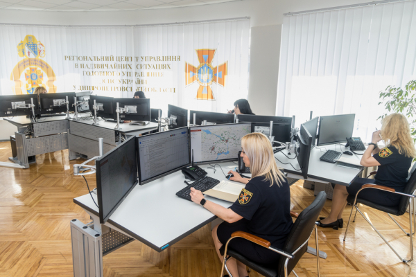На Днепропетровщине открыли обновленный диспетчерский центр ГСЧС
