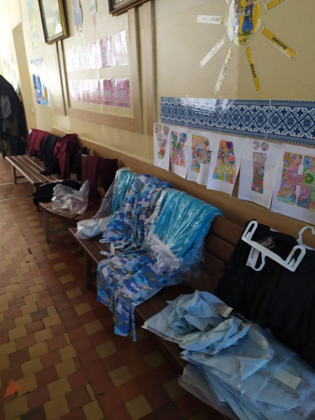 Нуждающиеся в одежде могут получить ее в первом лицее
