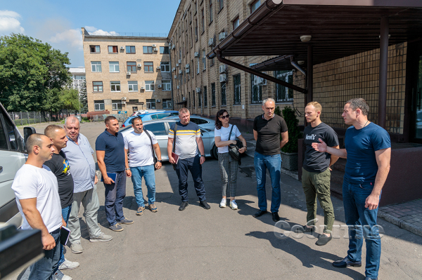 Несмотря на сложности военного времени, в Каменском чистота и порядок
