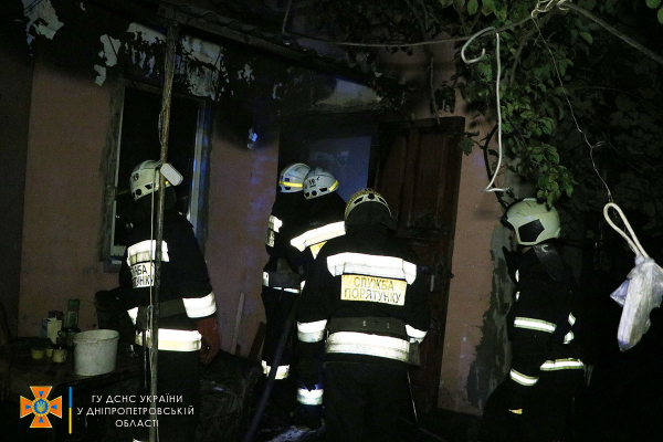 Во время пожара в Днепре пострадали два человека
