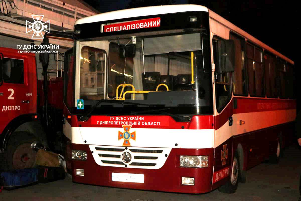 Каменские спасатели отправились на помощь никопольским коллегам Каменские спасатели отправились на помощь никопольским коллегам