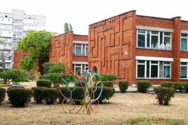 Первый в стране учебно-воспитательный комплекс построили в Каменском