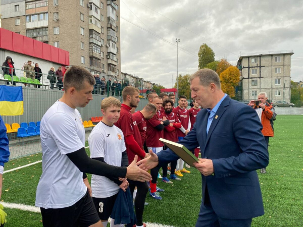 В Каменском определились чемпионы города по футболу