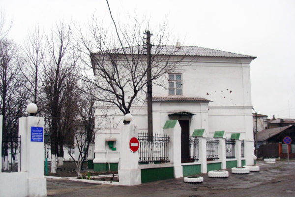 Первая городская. История старейшей больницы Каменского