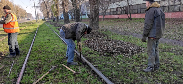 В Каменском ремонтируют трамвайные пути