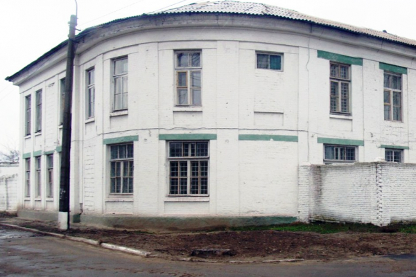 Первая городская. История старейшей больницы Каменского