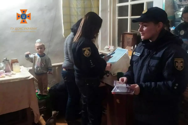 В Каменском районе провели профилактическую беседу с жителями домов семейного типа В Каменском районе провели профилактическую беседу с жителями домов семейного типа