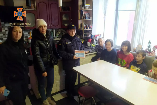 В Каменском районе провели профилактическую беседу с жителями домов семейного типа В Каменском районе провели профилактическую беседу с жителями домов семейного типа
