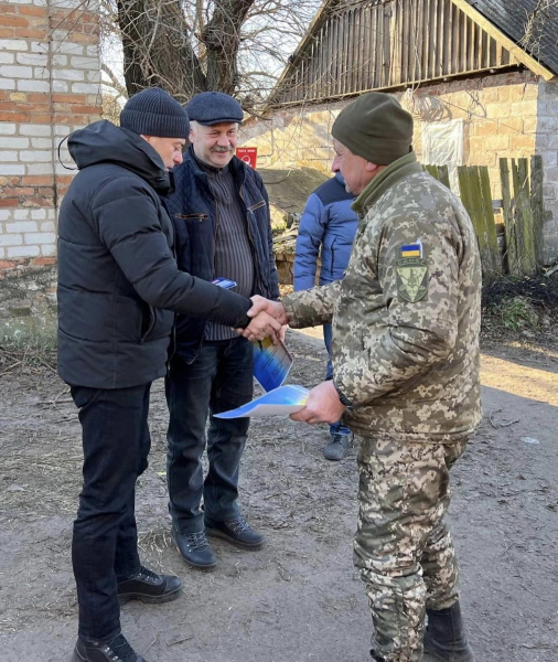 Руководители города и района посетили каменских теробороновцев