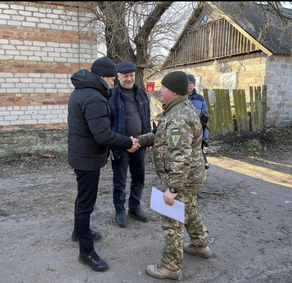 Руководители города и района посетили каменских теробороновцев