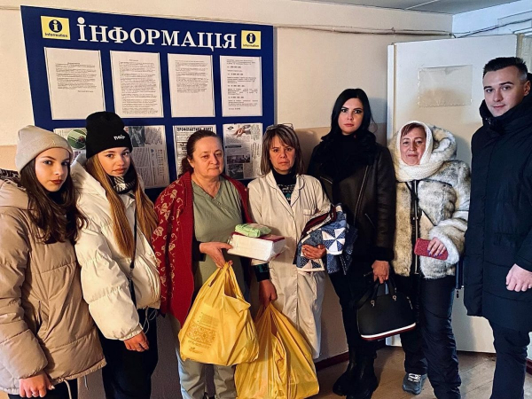 Представители Молодежного совета поздравили маленьких каменчан с Днем Святого Николая