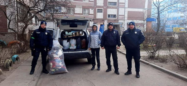 Полицейские Каменского района волонтерят в свободное от службы время