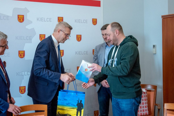 В польском Кельце открылась выставка каменского фотографа