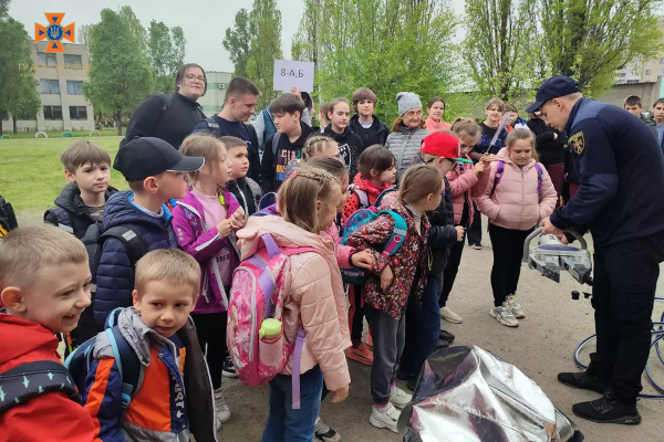 Каменские спасатели присоединились к проведению мероприятий в рамках &laquo;Дня гражданской защиты&raquo;