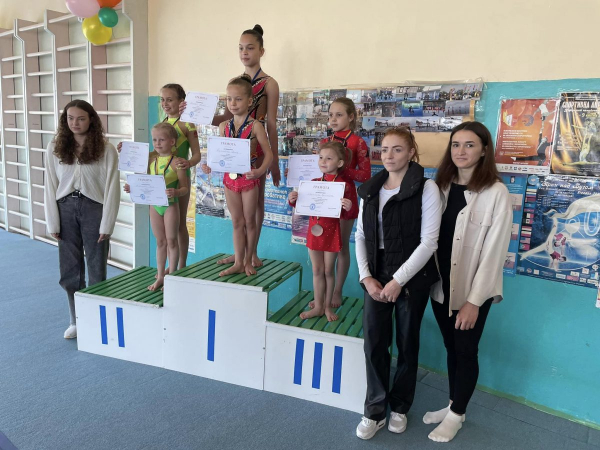 Успех юных акробатов Каменского на чемпионате в Луцке: 4 золотых, 9 серебряных и 10 бронзовых медалей