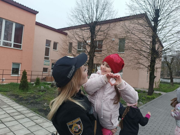 Каменские полицейские обучали дошкольников правилам поведения на дороге