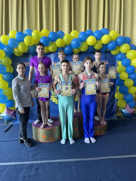 В Каменском принимали областной Чемпионат по спортивной акробатике