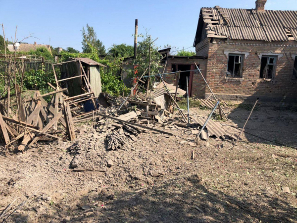 Ворог вчергове обстріляв Нікополь, є постраждалий
