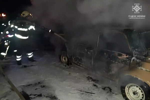 У Павлограді вночі згорів ВАЗ