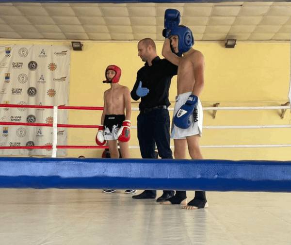 Каменские кикбоксеры победили на чемпионате области