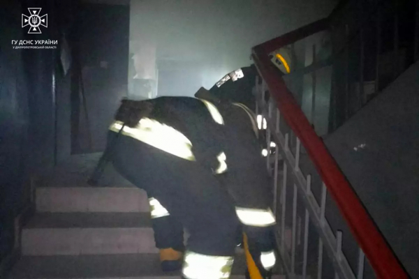 У Дніпрі на пожежі врятували літнього чоловіка