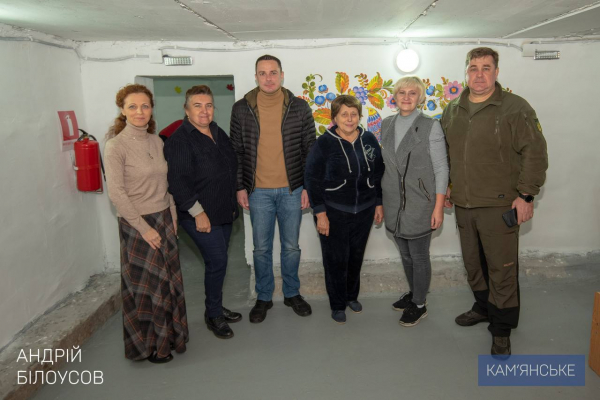 У Кам&rsquo;янському тривають роботи з облаштування та збільшення місць в укриттях в навчальних закладах