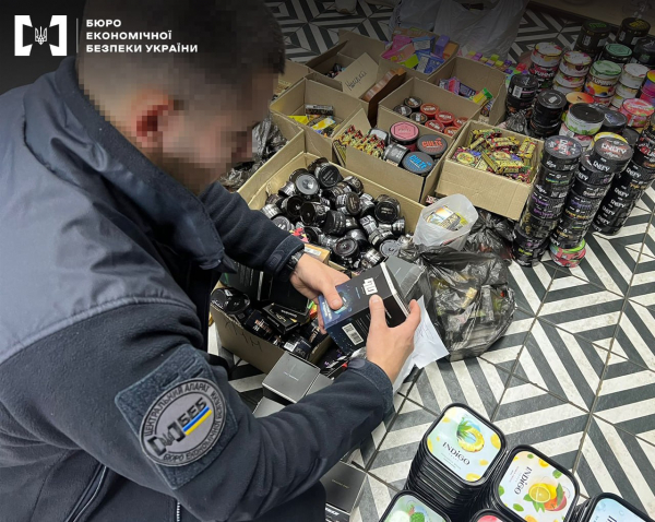 На Дніпропетровщині викрили підпільне виробництво тютюну для кальянів