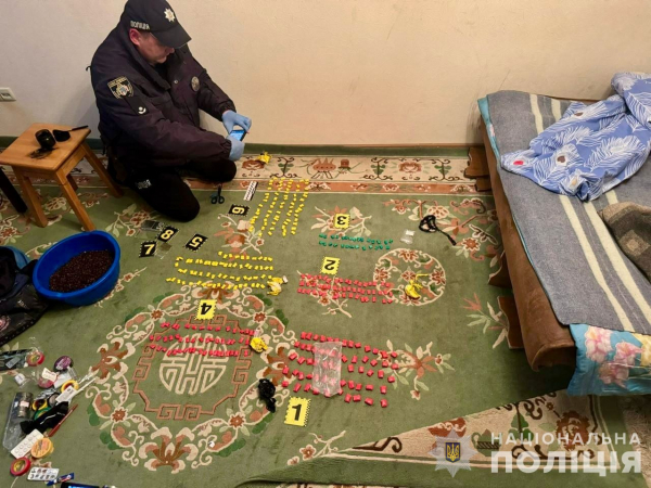 Более 300 закладок с наркотиками изъяли полицейские Днепра