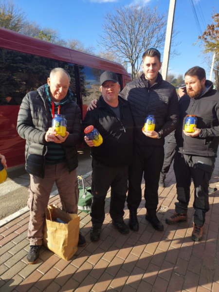 Поліцейські Кам&rsquo;янського отримали гуманітарну допомогу від правоохоронців з Великої Британії