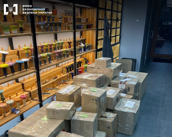 На Дніпропетровщині викрили підпільне виробництво тютюну для кальянів