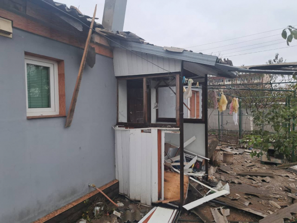 Ворог спрямував на Нікополь два дрони-камікадзе та двічі атакував місто з важкої артилерії