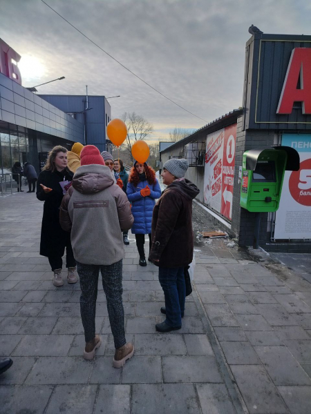 &laquo;Помощь рядом&raquo;: как в рамках Всеукраинской акции &laquo;16 дней против насилия&raquo; каменчан учат не умалчивать общественную проблему
