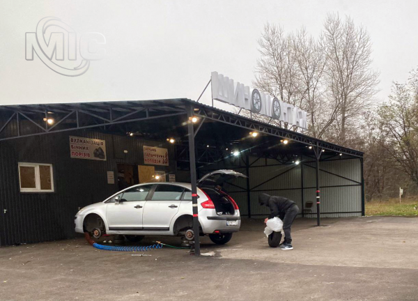 Сколько стоит в Каменском &laquo;переобуть&raquo; автомобиль на зимние шины?