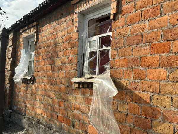 Ворог шість разів гатив по Нікопольщині з важкої артилерії, постраждала 51-річна жінка