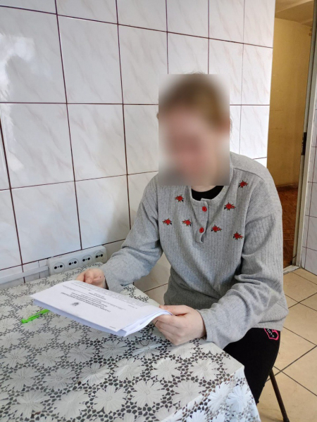 21-річній дніпрянці, яка двічі &laquo;мінувала&raquo; вокзал, повідомили про підозру