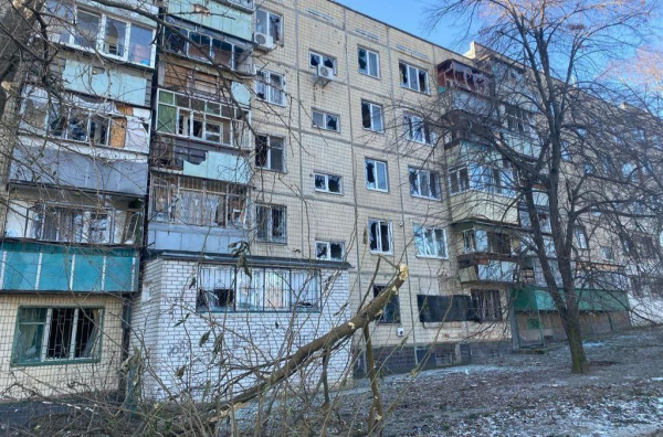 Били з артилерії та спрямували дрони-каміказде: у Нікополі постраждав ще один мирний мешканець
