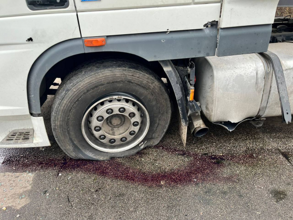 Агресор атакував Нікопольщину дронами-камікадзе та артилерією, постраждав водій вантажівки