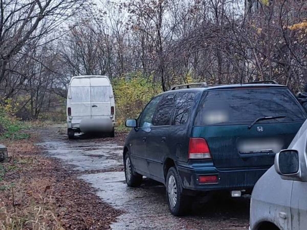 У Камянському з приміщення бази АТЦ намагалися вкрасти смолу