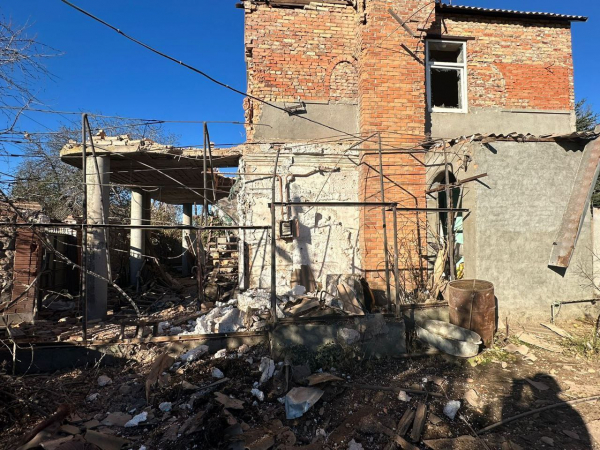 Ворог бив по Нікопольщині з артилерії та атакував дронами-камікадзе, постраждала жінка