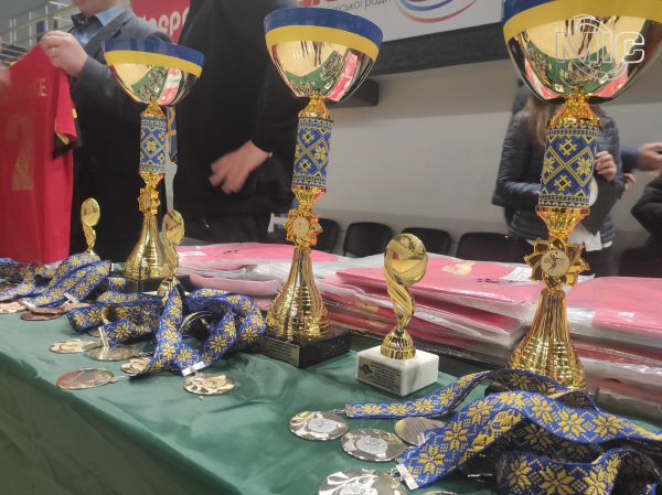 В Каменском открылся Кубок по волейболу памяти Валерия Зезюлина