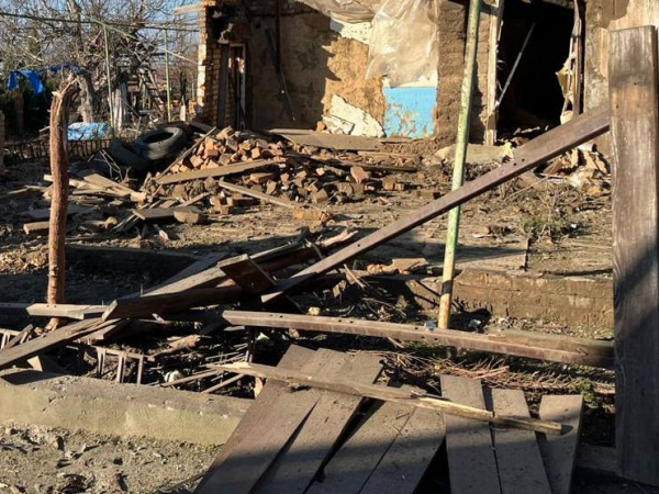 Десятки артилерійських снарядів та дрони-камікадзе: ворог атакував Нікопольщину 7 разів за день