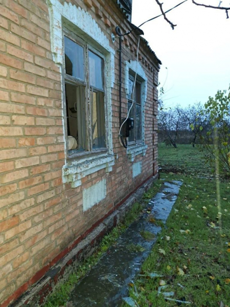 Росіяни продовжують гатити з артилерії по Нікопольському району