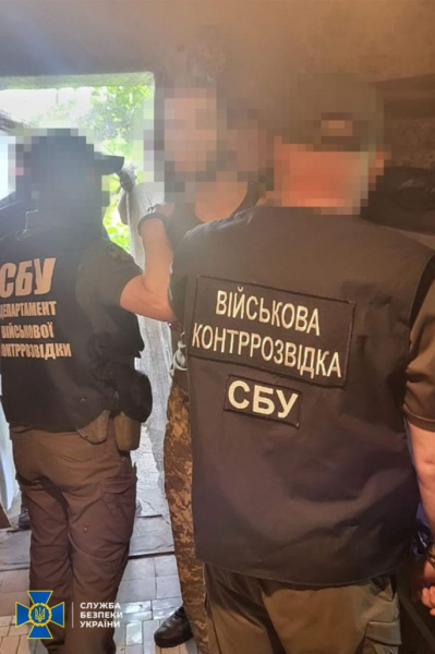 Контррозвідники СБУ затримали військовослужбовця ЗСУ, який наводив російські &laquo;Гради&raquo; на Нікополь