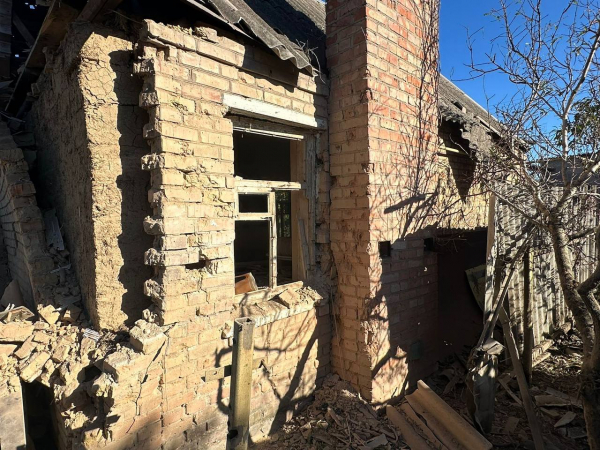 Ворог бив по Нікопольщині з артилерії та атакував дронами-камікадзе, постраждала жінка
