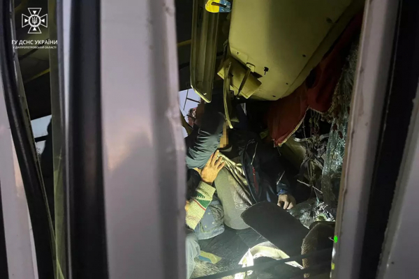 У Нікополі автобус в&rsquo;їхав у приватний будинок