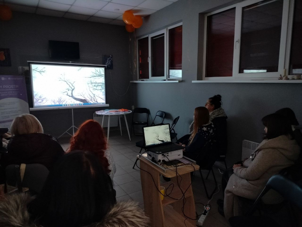 &laquo;Помощь рядом&raquo;: как в рамках Всеукраинской акции &laquo;16 дней против насилия&raquo; каменчан учат не умалчивать общественную проблему