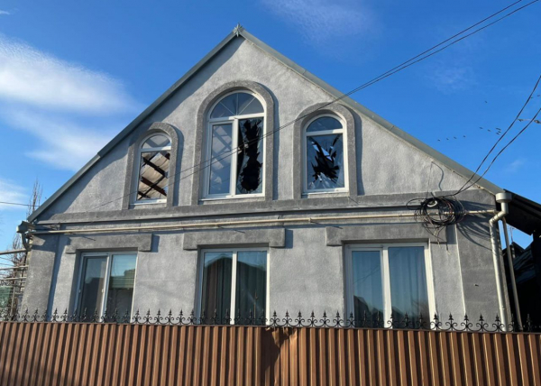 Ворог бив по Нікопольщині дронами-камікадзе та обстрілював з артилерії, є постраждалі