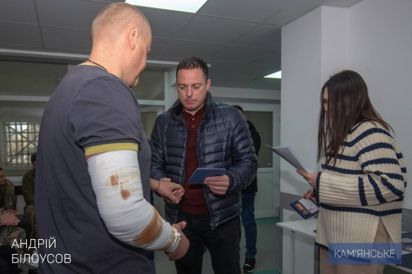 Мер Кам’янського відвідав військовослужбовців у медичних закладах Мер Кам’янського відвідав військовослужбовців у медичних закладах