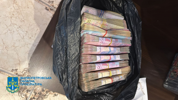 На Днепропетровщине производили алкоголь и маркировали этикетками известных украинских брендов