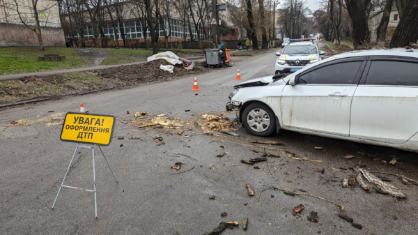 На перехресті вул. Лисенка та Чиженка у Кам&rsquo;янському зіткнулись Volkswagen та Geely